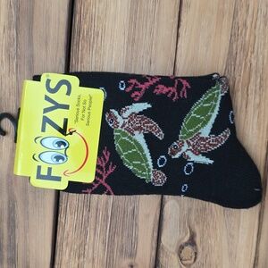 NWT Foozy's Women’s Crew Socks with Sea Turtle Design - Black